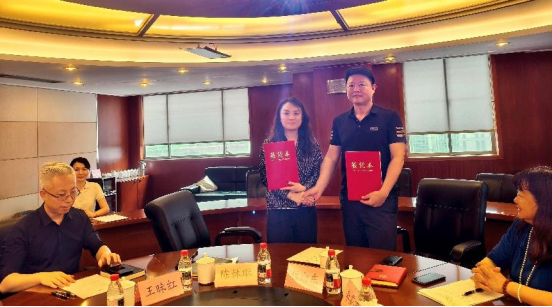 學(xué)會(huì)與重慶陸海傳媒簽署戰(zhàn)略合作協(xié)議深化教育出版與職教領(lǐng)域協(xié)同發(fā)展