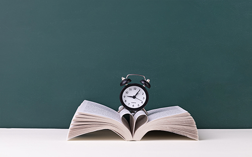 成人高考入學(xué)考試的報(bào)名時(shí)間？