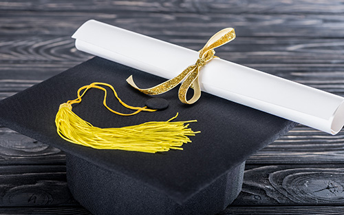 河北成人高考學費一年一交嗎？