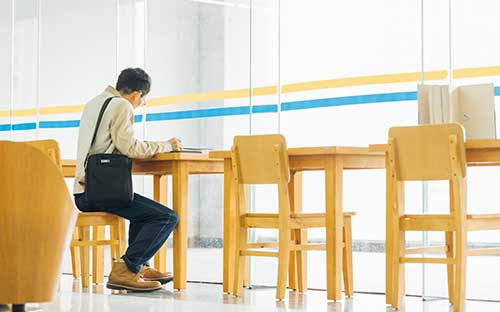 為什么成人高考不是線上考？