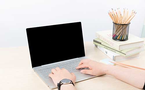 河南成人高考如何拿學(xué)位證？