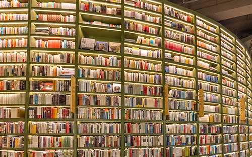 自考本科漢語言文學(xué)專業(yè)的考試科目有哪些？