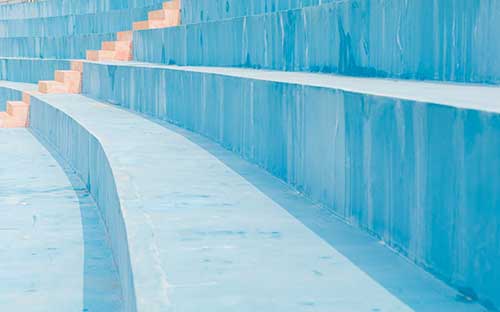 自考大概多少錢啊？需要到校上課嗎？