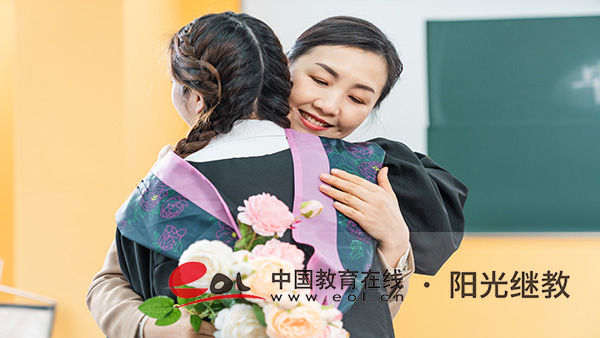 大連自考畢業(yè)證怎么申請(qǐng)？什么時(shí)候申請(qǐng)？