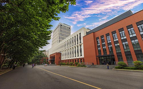 米蘭理工大學(xué)建筑學(xué)留學(xué)費(fèi)用多少一年？米蘭理工大學(xué)建筑學(xué)專業(yè)怎么樣？