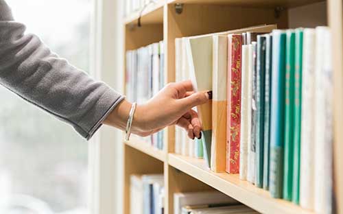 英國預科留本校難嗎？英國本科預科課程的課程設置有什么？
