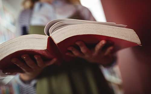 留學(xué)服裝設(shè)計學(xué)院學(xué)費多少