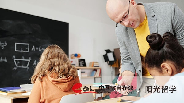 新加坡工業(yè)設(shè)計專業(yè)本科留學(xué)有哪些條件 新加坡工業(yè)設(shè)計專業(yè)本科留學(xué)有哪些條件