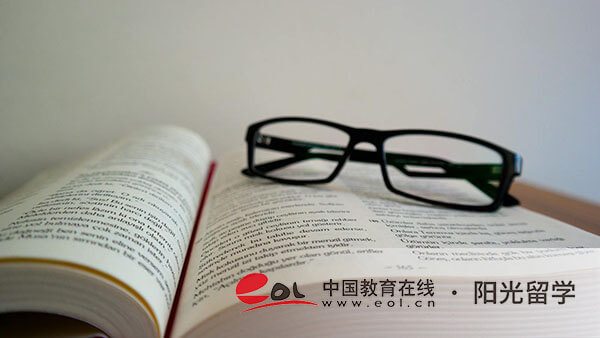 中央戲劇學(xué)院2+2國際本科班報(bào)名條件要求