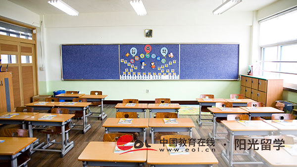 中國傳媒大學(xué)2加2中外合作國際本科項目費(fèi)用介紹