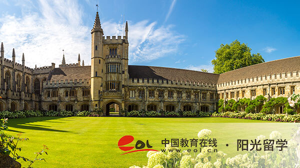 美國配飾設(shè)計專業(yè)研究生留學(xué)費用是多少錢 美國配飾設(shè)計專業(yè)研究生留學(xué)費用是多少錢